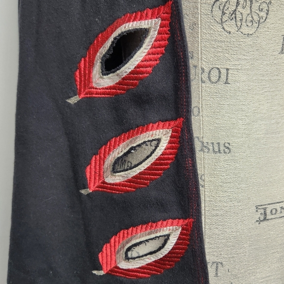 Vintage Indigenous Embroidered Cape Shawl - Picture 4 of 15